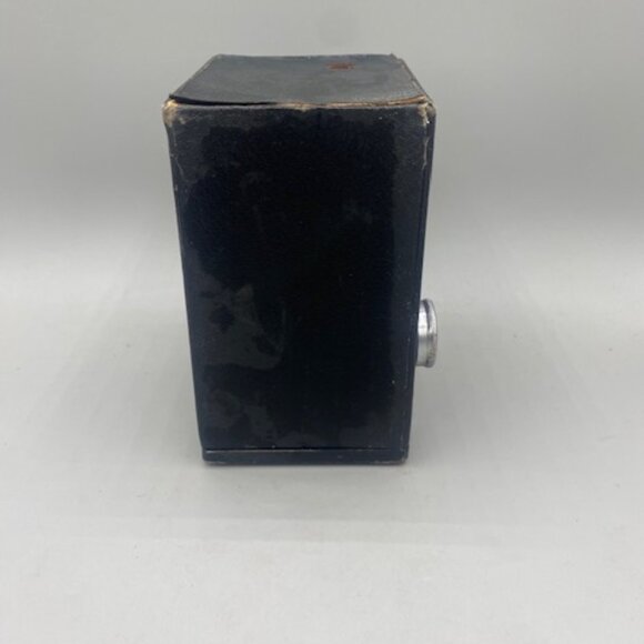 Kodak Vintage Target Brownie Six-20 Camera - Picture 4 of 4